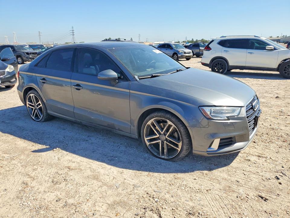 Продаж на аукціоні авто 2017 Audi A3, vin: WAUAUGFF0H1031653, номер лоту: 46105396
