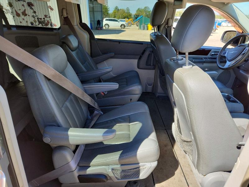 46514856 :رقم المزاد ، 2A4RR5D16AR227093 vin ، 2010 Chrysler Town & Country مزاد بيع