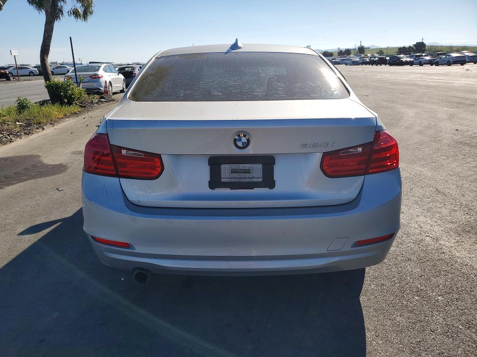 2015 Bmw 320 მანქანა იყიდება აუქციონზე, vin: WBA3B1G59FNT64621, აუქციონის ნომერი: 46756366