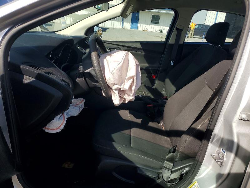 46573376 :رقم المزاد ، 1FADP3E28JL300335 vin ، 2018 Ford Focus مزاد بيع