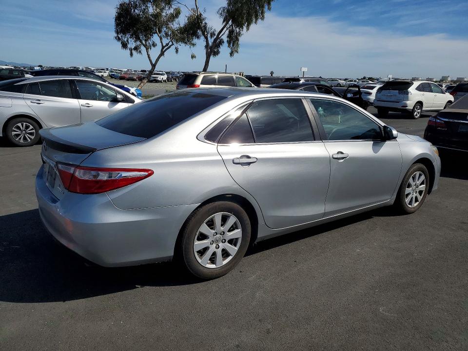 Продажа на аукционе авто 2015 Toyota Camry Hybrid, vin: 4T1BD1FK4FU162092, номер лота: 46757486
