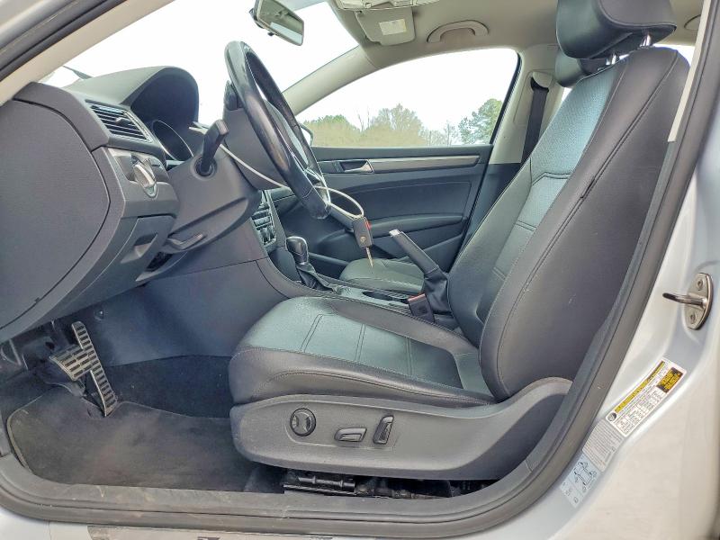78593585 :رقم المزاد ، 1VWDT7A3XHC063818 vin ، 2017 Volkswagen Passat مزاد بيع
