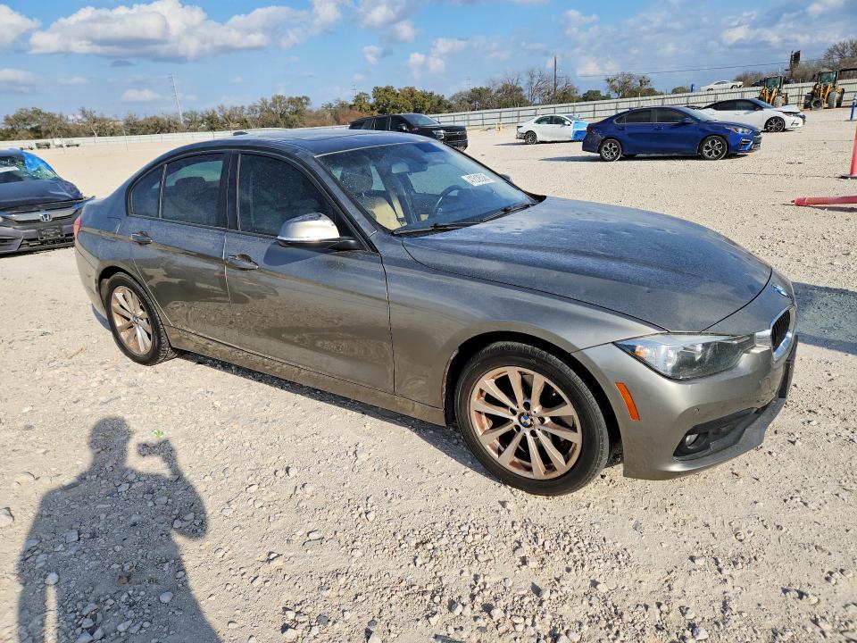 2017 Bmw 320 მანქანა იყიდება აუქციონზე, vin: WBA8E1G57HNU14917, აუქციონის ნომერი: 41618536