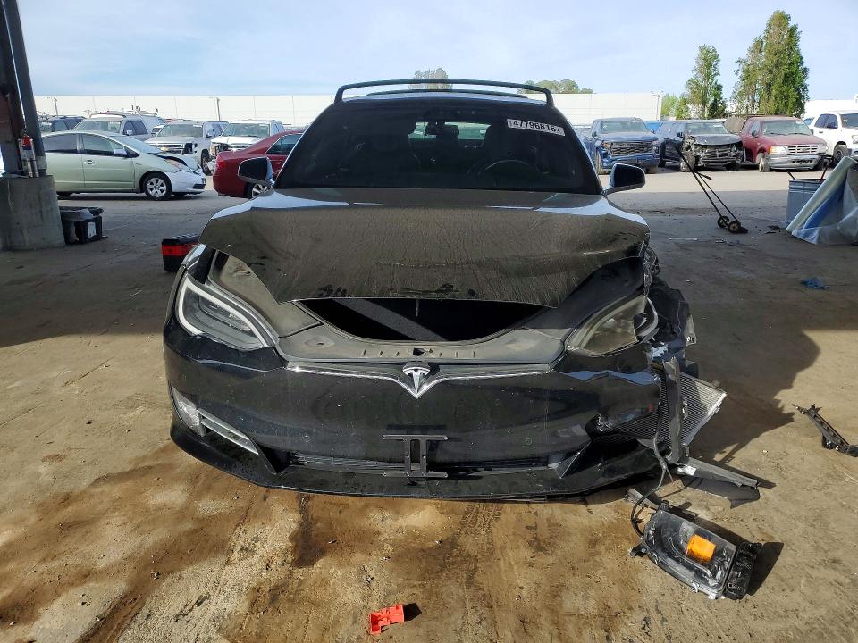47796816 :رقم المزاد ، 5YJSA1E29HF210499 vin ، 2017 Tesla Model S مزاد بيع