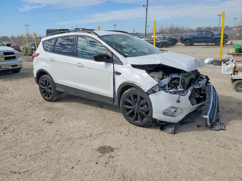 2019 Ford Escape მანქანა იყიდება აუქციონზე, vin: 1FMCU0GD4KUB10101, აუქციონის ნომერი: 46720856