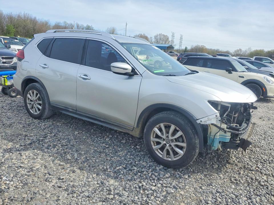 46609536 :رقم المزاد ، KNMAT2MT8JP570400 vin ، 2018 Nissan Rogue مزاد بيع
