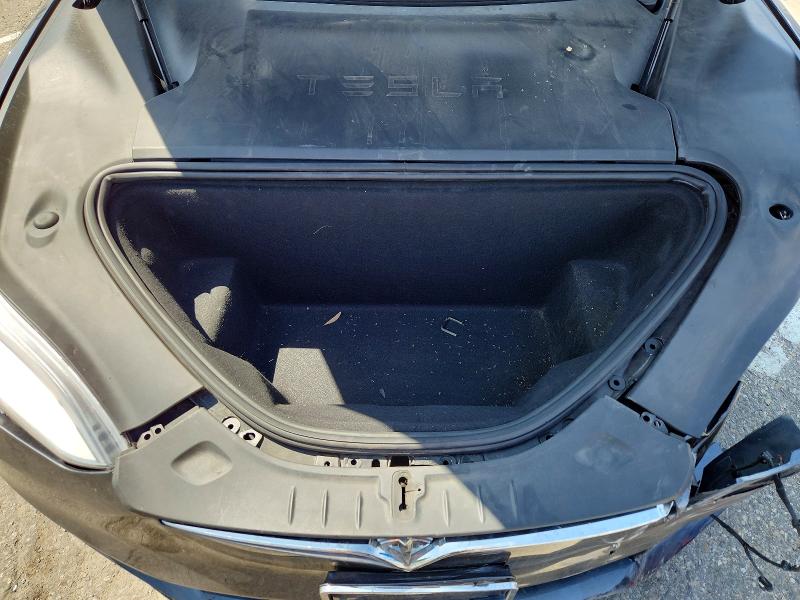 47608396 :رقم المزاد ، 5YJSA1E23LF413896 vin ، 2020 Tesla Model S مزاد بيع