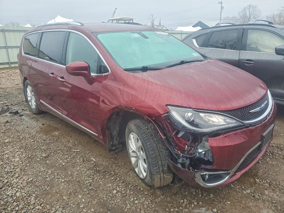 Продажа на аукционе авто 2018 Chrysler Pacifica, vin: 2C4RC1BGXJR317158, номер лота: 46980156