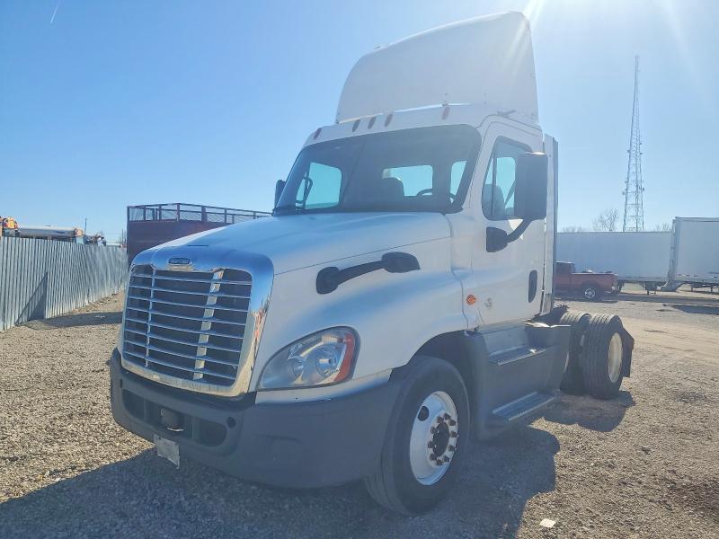 2016 Freightliner Cascadia 125 მანქანა იყიდება აუქციონზე, vin: 1FUBGEDV9GLHC5703, აუქციონის ნომერი: 46200916