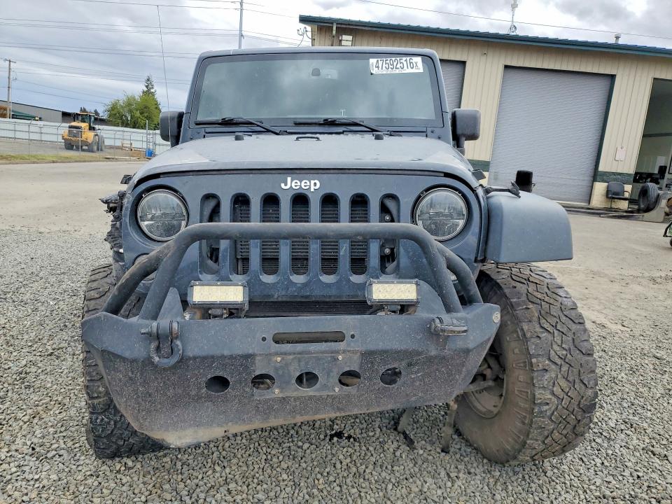 47592516 :رقم المزاد ، 1C4BJWDG4HL645891 vin ، 2017 Jeep Wrangler Unlimited مزاد بيع