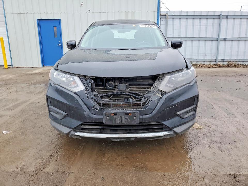 41887446 :رقم المزاد ، 5N1AT2MT8HC895450 vin ، 2017 Nissan Rogue مزاد بيع