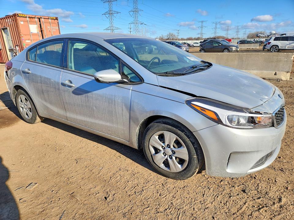 47123096 :رقم المزاد ، 3KPFK4A71JE278857 vin ، 2018 Kia Forte مزاد بيع