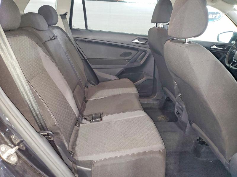 Продажа на аукционе авто 2018 Volkswagen Tiguan, vin: 3VV0B7AX0JM157381, номер лота: 46657186