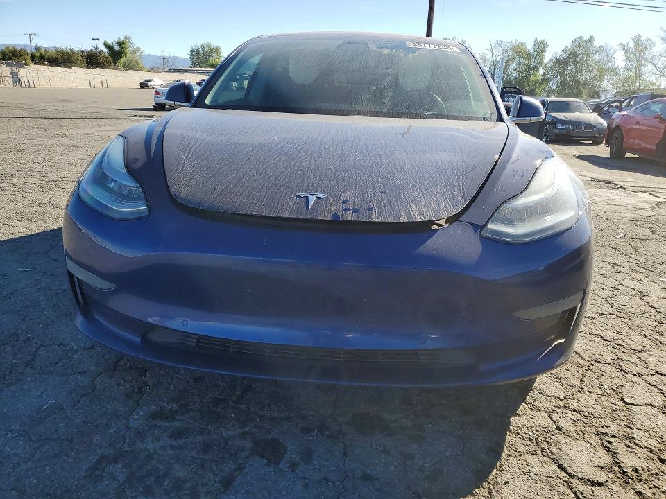 45777246 :رقم المزاد ، 5YJ3E1EA1KF301208 vin ، 2019 Tesla Model 3 مزاد بيع