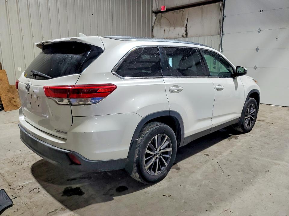 Продажа на аукционе авто 2019 Toyota Highlander, vin: 5TDJZRFH4KS598136, номер лота: 79659965