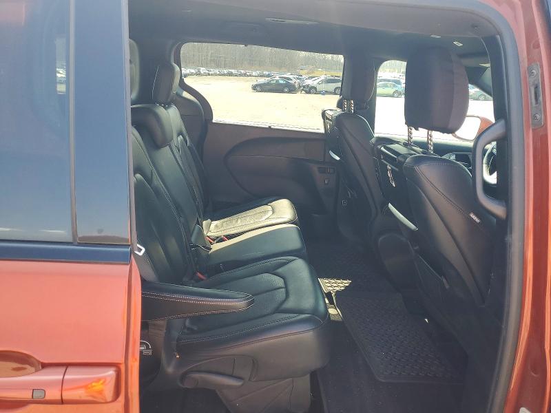 47370986 :رقم المزاد ، 2C4RC1EG7JR309563 vin ، 2018 Chrysler Pacifica مزاد بيع