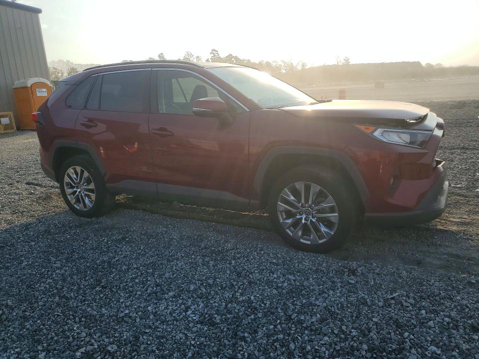 Продаж на аукціоні авто 2021 Toyota Rav4, vin: 2T3C1RFV4MW138613, номер лоту: 47703526