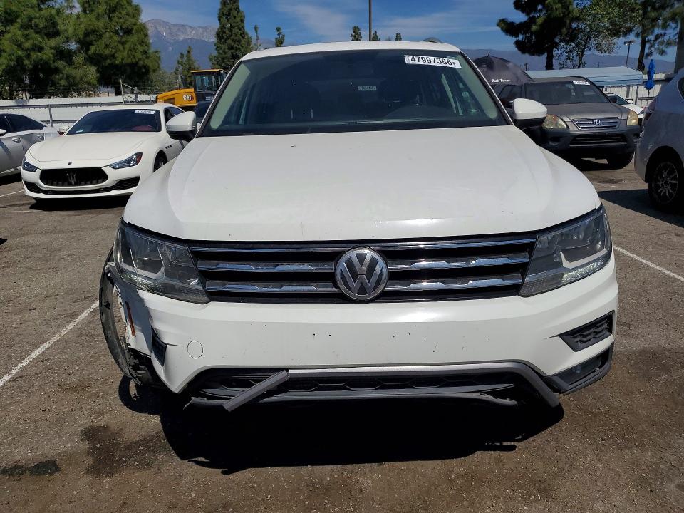 2018 Volkswagen Tiguan მანქანა იყიდება აუქციონზე, vin: 3VV3B7AX9JM061097, აუქციონის ნომერი: 47997386