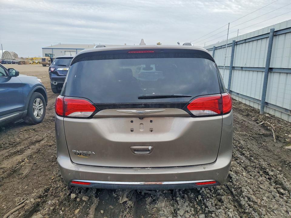 47691086 :رقم المزاد ، 2C4RC1EGXHR743700 vin ، 2017 Chrysler Pacifica مزاد بيع