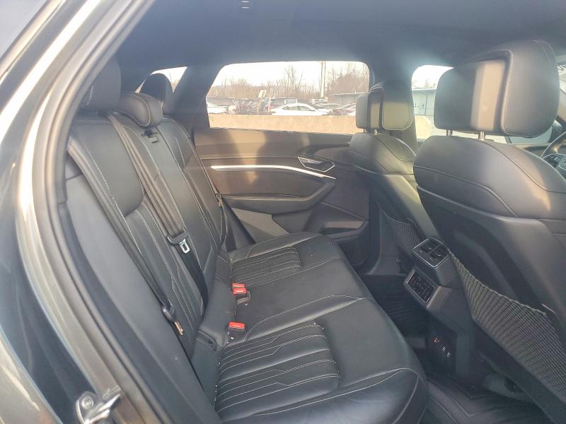 Продажа на аукционе авто 2019 Audi E-tron, vin: WA1VAAGE2KB005762, номер лота: 47081946