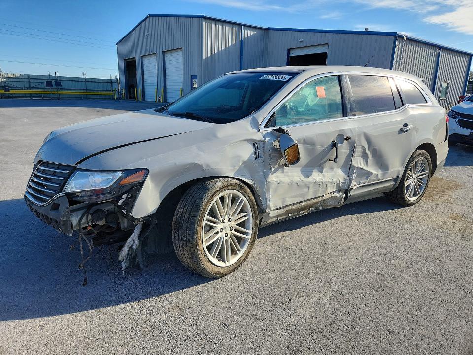 47018536 :رقم المزاد ، 2LMHJ5AT9KBL04001 vin ، 2019 Lincoln Mkt مزاد بيع