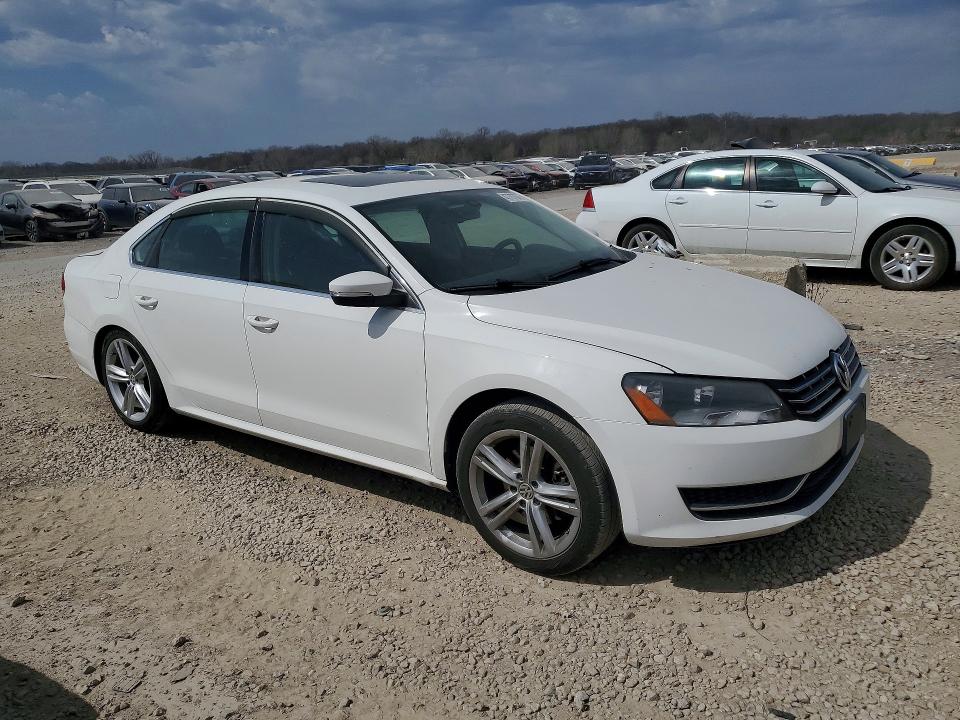 47707076 :رقم المزاد ، 1VWBN7A30EC017735 vin ، 2014 Volkswagen Passat مزاد بيع