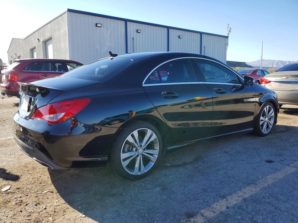 47134156 :رقم المزاد ، WDDSJ4EB2JN511131 vin ، 2018 Mercedes-benz Cla مزاد بيع