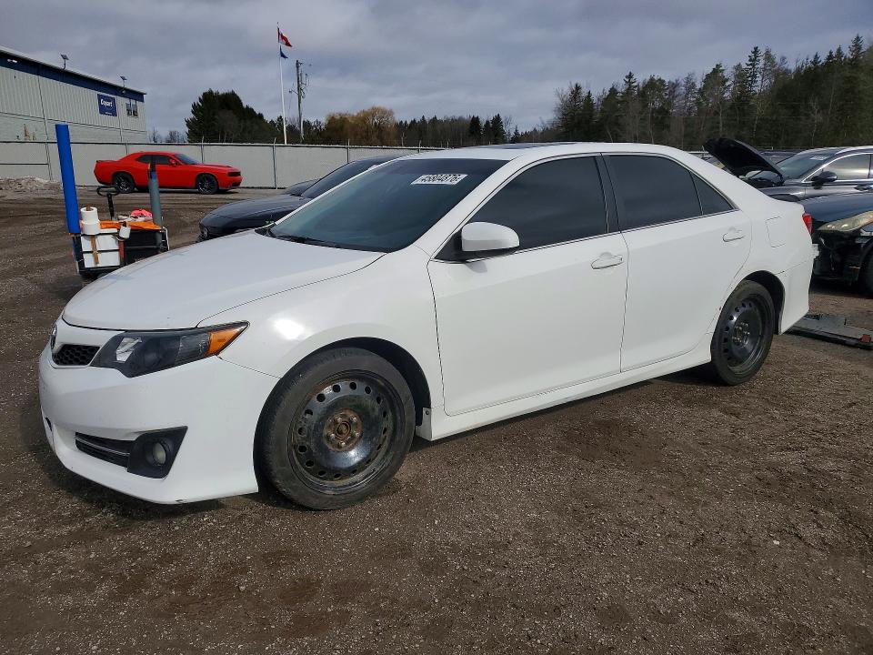 45804876 :رقم المزاد ، 4T1BF1FK6EU315628 vin ، 2014 Toyota Camry مزاد بيع