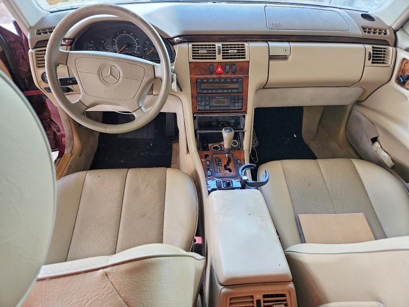 48253996 :رقم المزاد ، WDBJF25H8XA825025 vin ، 1999 Mercedes-benz E مزاد بيع