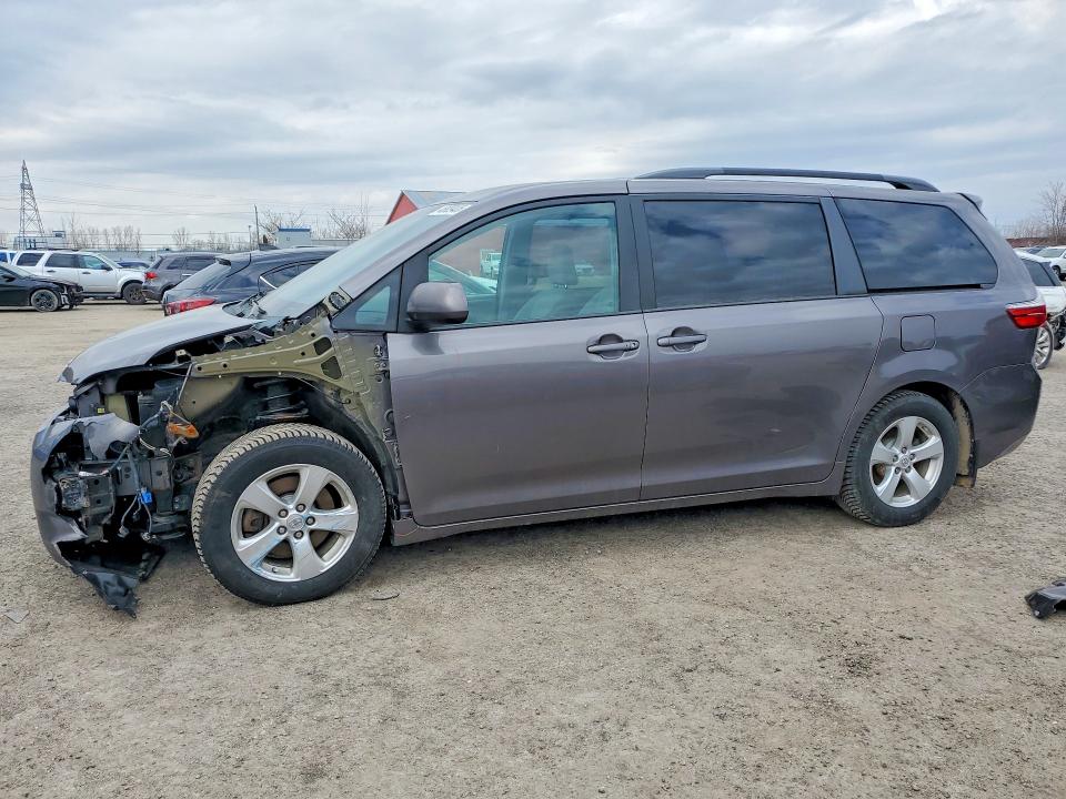Продажа на аукционе авто 2015 Toyota Sienna, vin: 5TDKK3DC2FS554817, номер лота: 46839406
