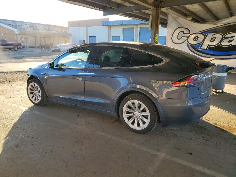 46067306 :رقم المزاد ، 5YJXCAE24JF123616 vin ، 2018 Tesla Model X مزاد بيع