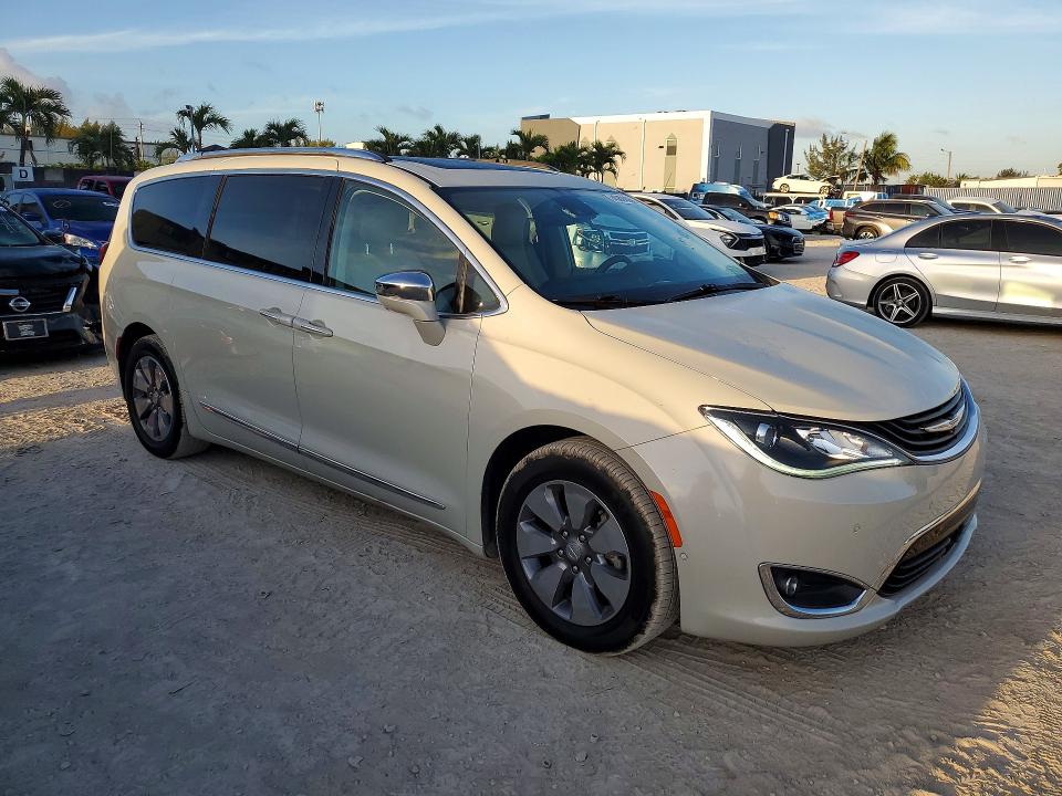 2017 Chrysler Pacifica მანქანა იყიდება აუქციონზე, vin: 2C4RC1N74HR689505, აუქციონის ნომერი: 45824506