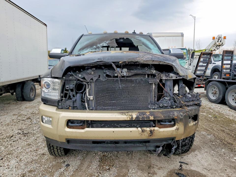 47432426 :رقم المزاد ، 3C63RRNL3EG329201 vin ، 2014 Ram 3500 مزاد بيع