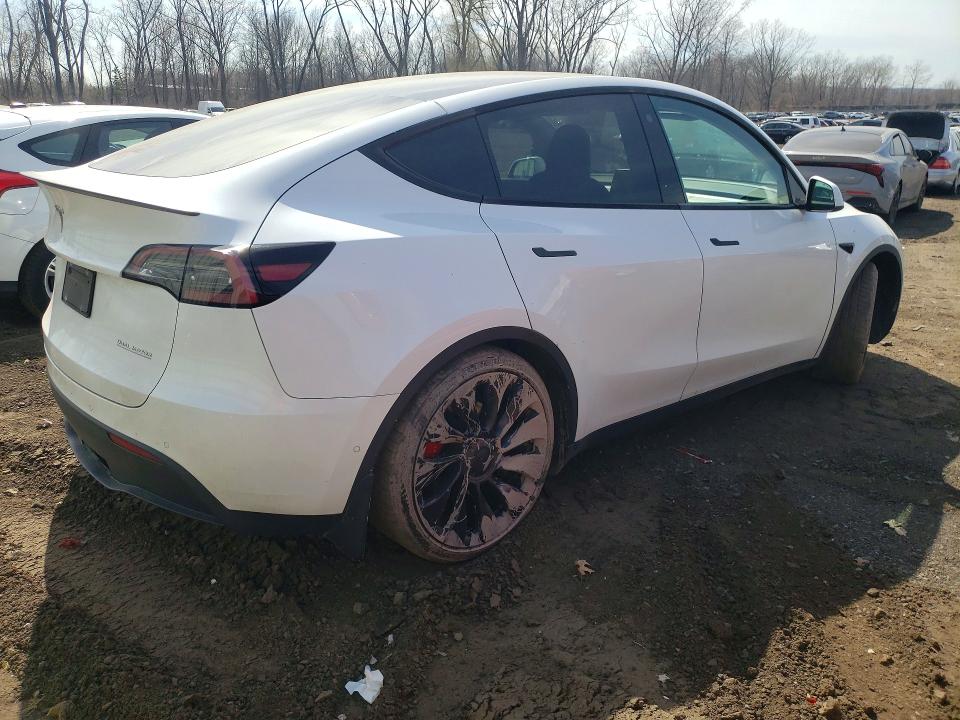 47740056 :رقم المزاد ، 7SAYGDEF4NF452435 vin ، 2022 Tesla Model Y مزاد بيع