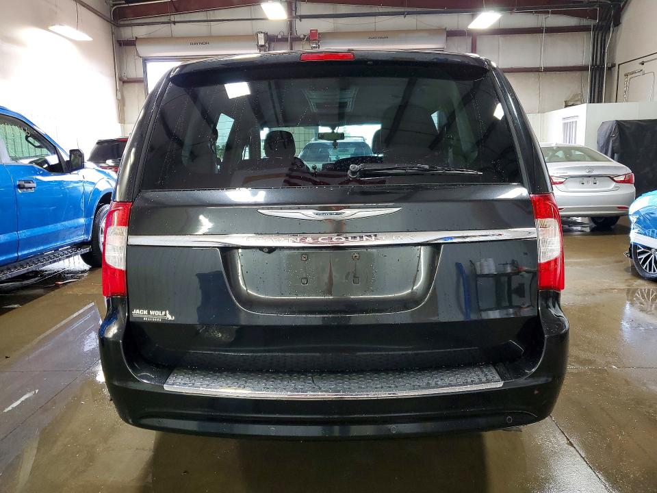 2015 Chrysler Town & Country მანქანა იყიდება აუქციონზე, vin: 2C4RC1CG6FR520280, აუქციონის ნომერი: 47446136