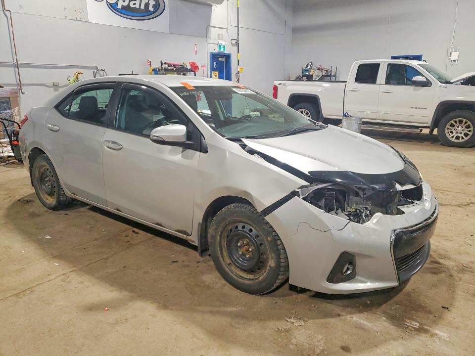 46150616 :رقم المزاد ، 2T1BURHE6FC266266 vin ، 2015 Toyota Corolla S 4dr مزاد بيع