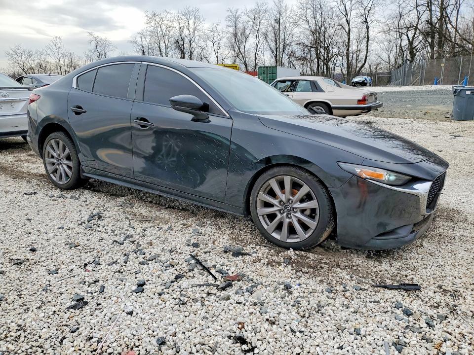 2021 Mazda 3 მანქანა იყიდება აუქციონზე, vin: JM1BPABL7M1322572, აუქციონის ნომერი: 46416906