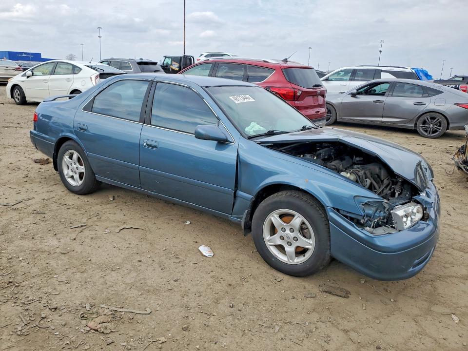 48173446 :رقم المزاد ، 4T1BG22K71U861096 vin ، 2001 Toyt Camry مزاد بيع