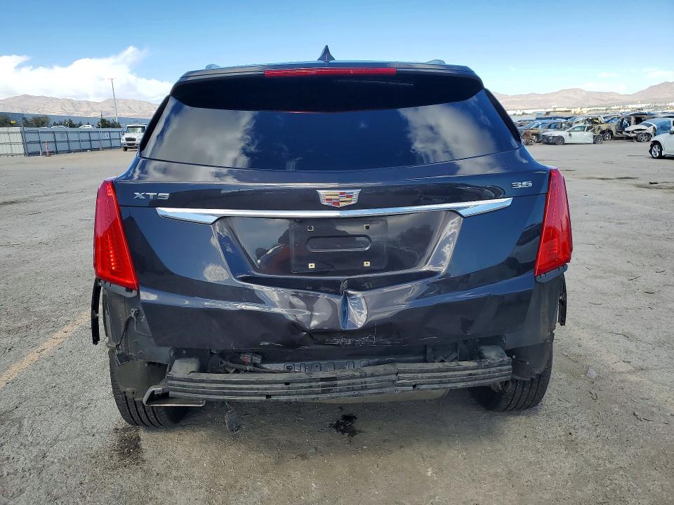 79598665 :رقم المزاد ، 1GYKNCRS9JZ100606 vin ، 2018 Cadillac Xt5 مزاد بيع