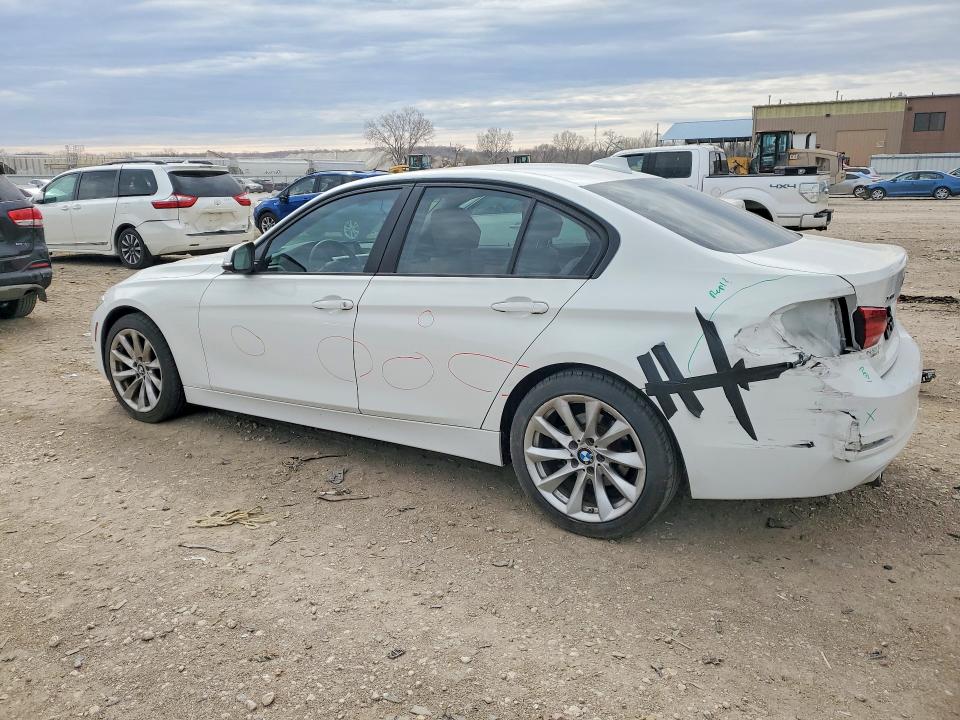 47343776 :رقم المزاد ، WBA8A3C50JA505439 vin ، 2018 Bmw 320 مزاد بيع
