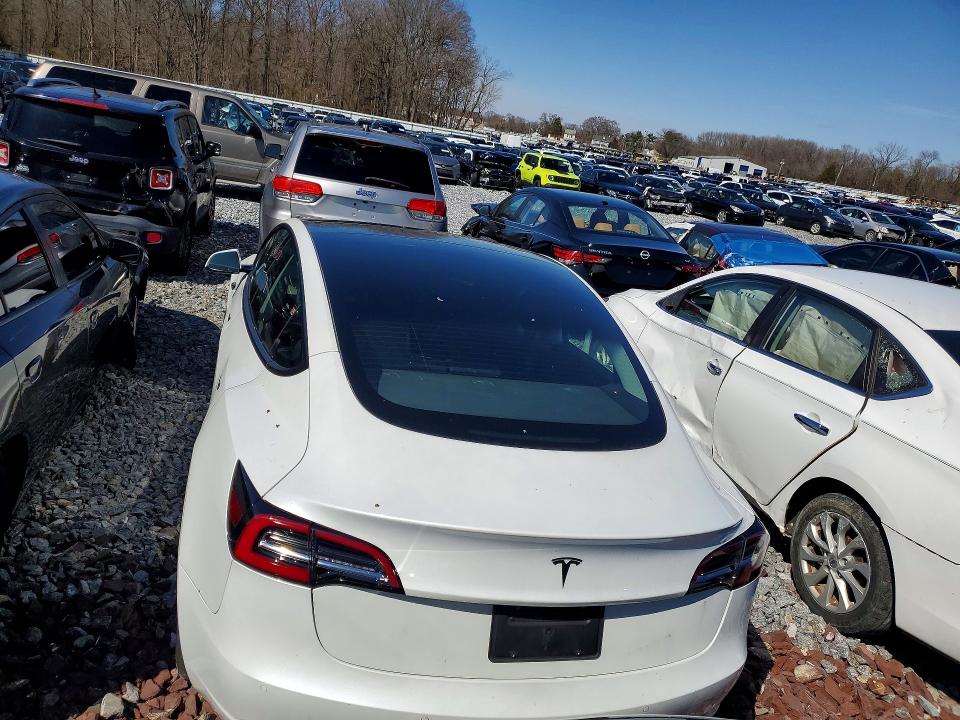 Продажа на аукционе авто 2022 Tesla Model 3, vin: 5YJ3E1EAXNF326953, номер лота: 99828725
