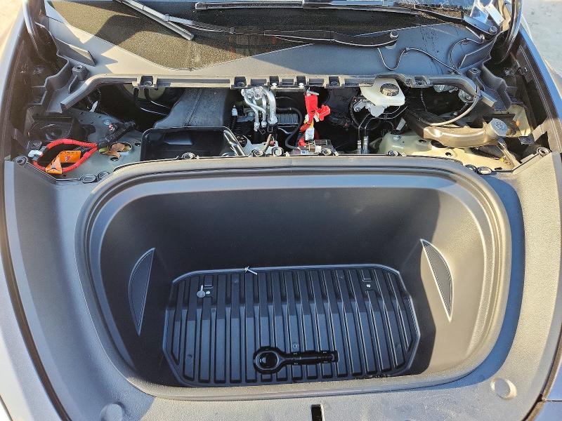 47504736 :رقم المزاد ، 7SAYGDED6SA374263 vin ، 2025 Tesla Model Y مزاد بيع