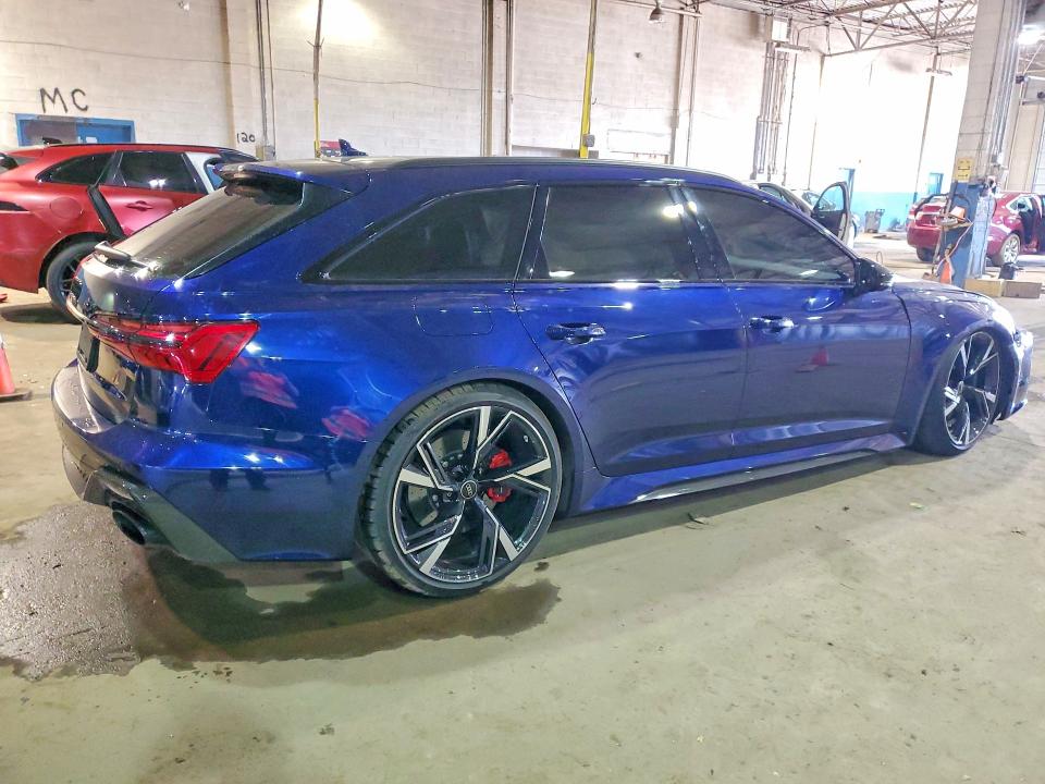 46674606 :رقم المزاد ، WUA1CBF27MN901796 vin ، 2021 Audi Rs6 مزاد بيع