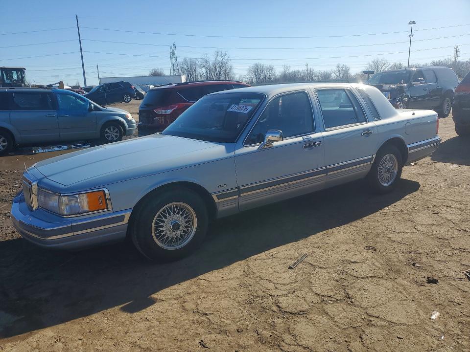 41796876 :رقم المزاد ، 1LNLM83F1LY646813 vin ، 1990 Lincoln Town Car مزاد بيع