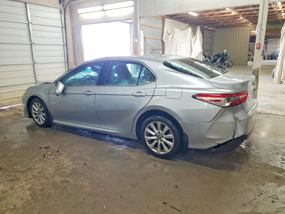 2018 Toyota Camry მანქანა იყიდება აუქციონზე, vin: 4T1B11HK5JU621385, აუქციონის ნომერი: 46488546