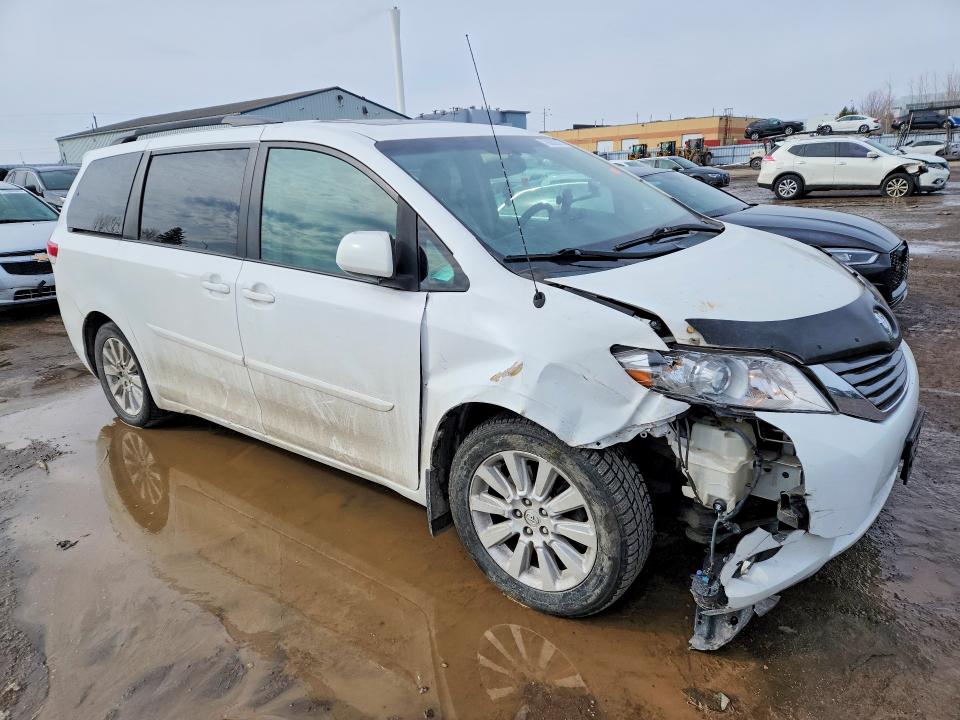 79069675 :رقم المزاد ، 5TDDK3DC0ES094158 vin ، 2014 Toyota Sienna مزاد بيع