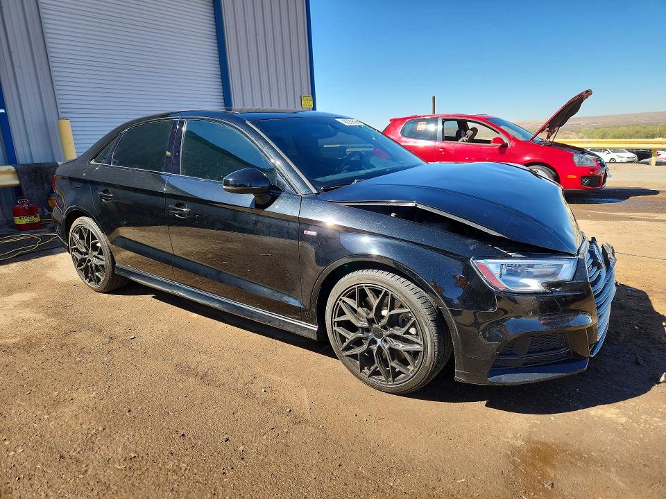 46239096 :رقم المزاد ، WAUBEGFF9LA102858 vin ، 2020 Audi A3 مزاد بيع