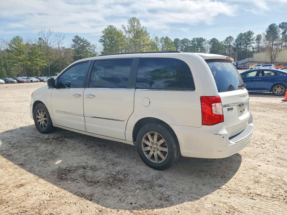 41616656 :رقم المزاد ، 2C4RC1BG8FR596133 vin ، 2015 Chrysler Town & Country مزاد بيع