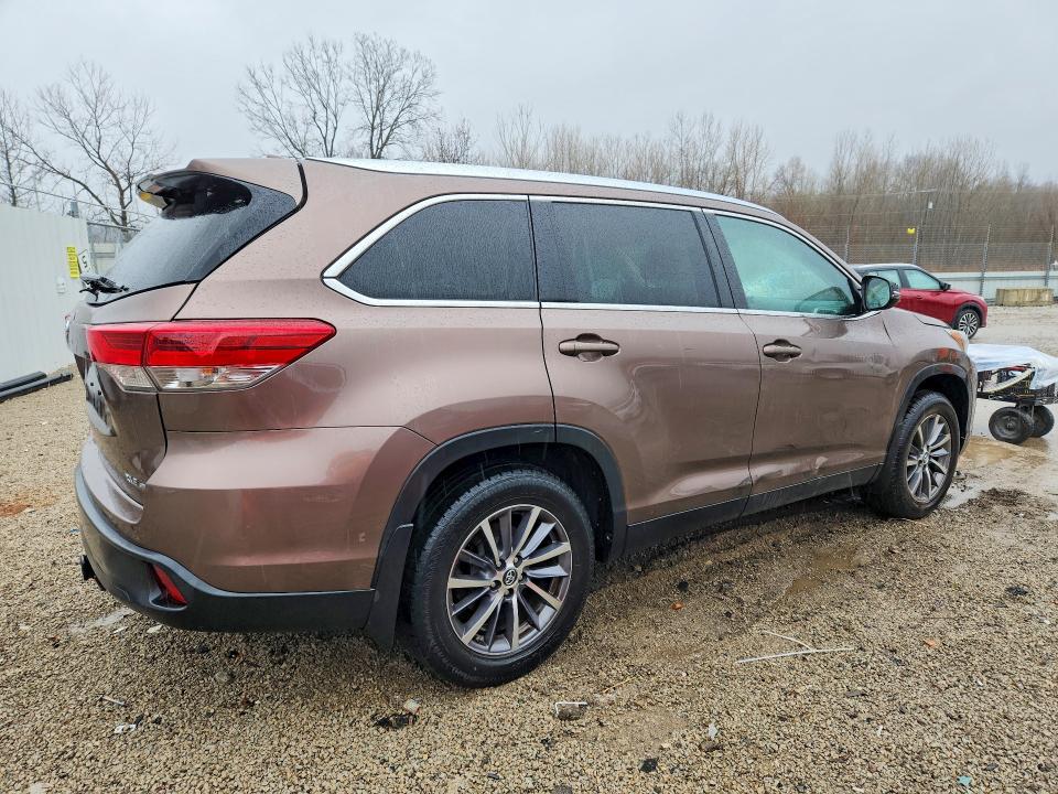 79455645 :رقم المزاد ، 5TDJZRFH1KS708396 vin ، 2019 Toyota Highlander مزاد بيع