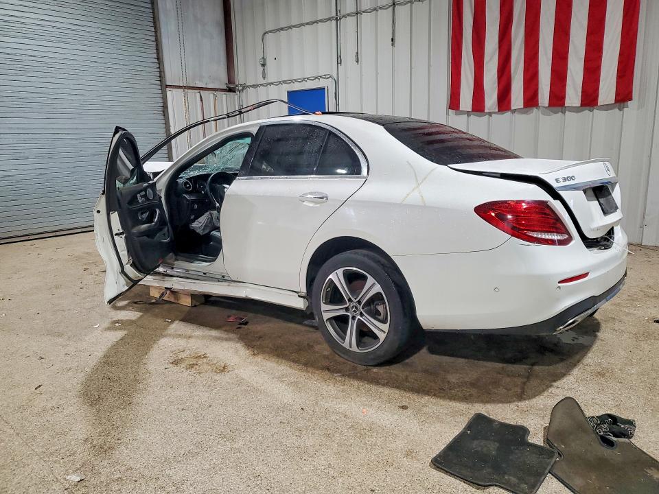 2018 Mercedes-benz E მანქანა იყიდება აუქციონზე, vin: WDDZF4KB2JA371643, აუქციონის ნომერი: 47654386